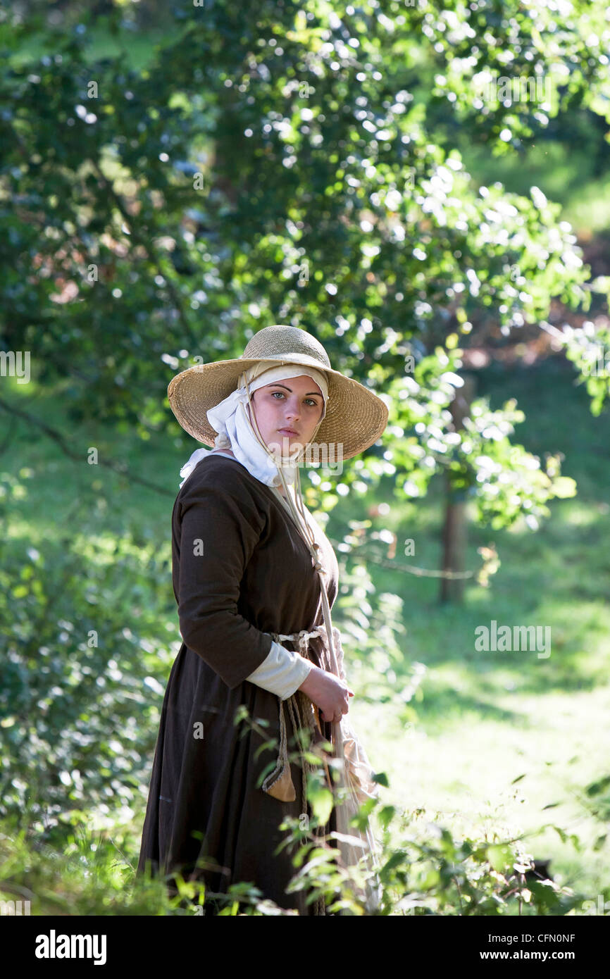 A 16th century country peasant girl 'living history' interpretation ...