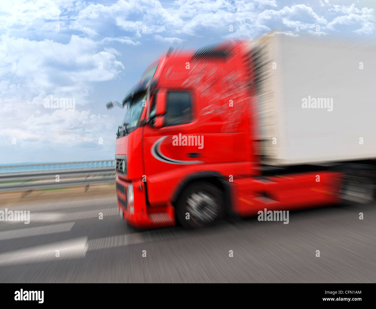 White truck hi-res stock photography and images - Alamy