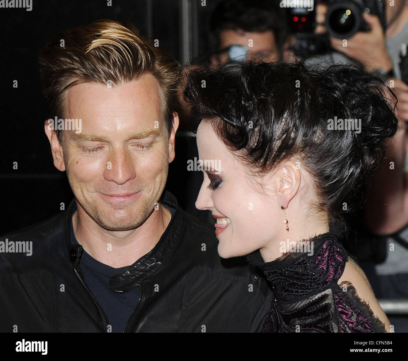 Ewan mcgregor and eva green hi-res stock photography and images - Alamy