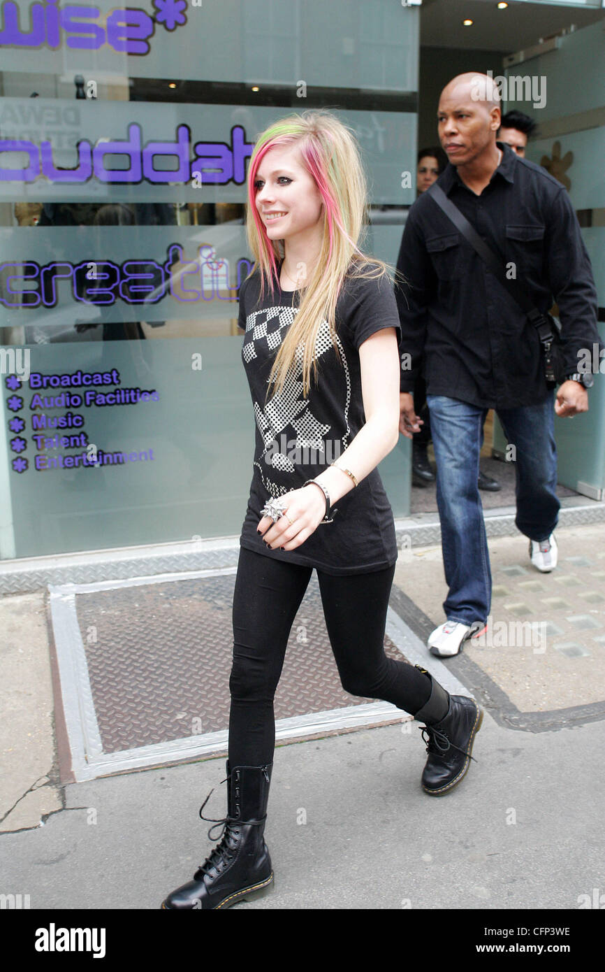 Avril Lavigne leaving a studio in central London London, England - 15.02.11  Stock Photo - Alamy