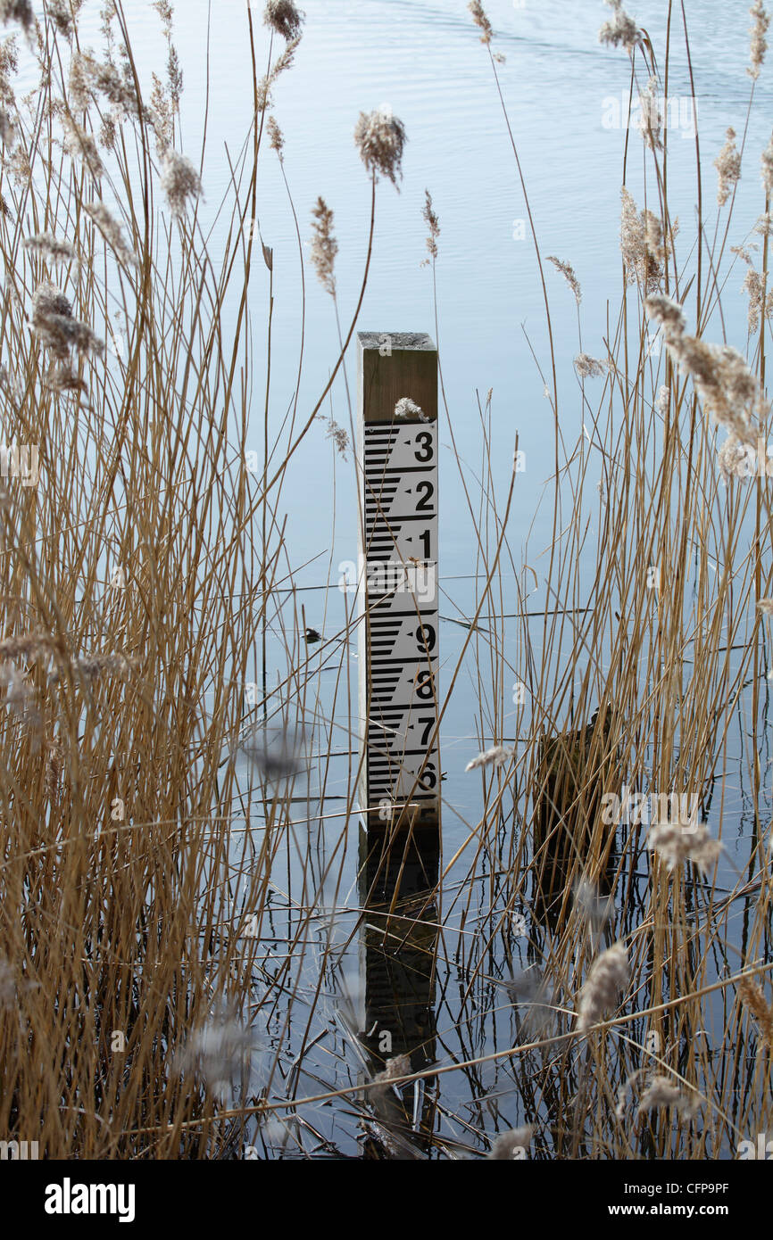 Water gauge at Bedfont Lakes Country Park Stock Photo