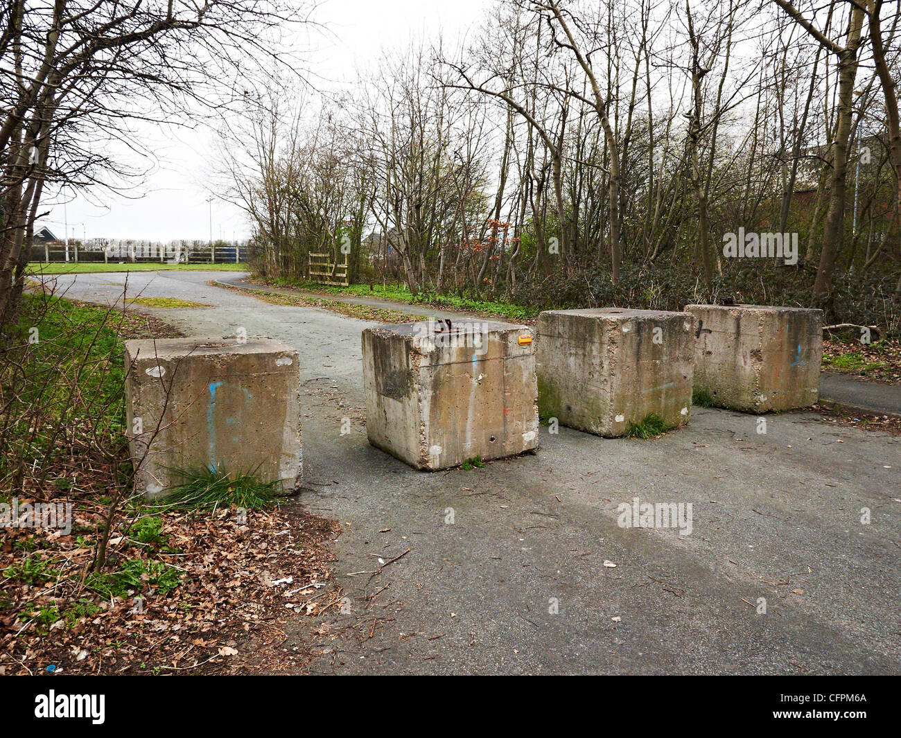 Concrete road block uk Stock Photo - Alamy
