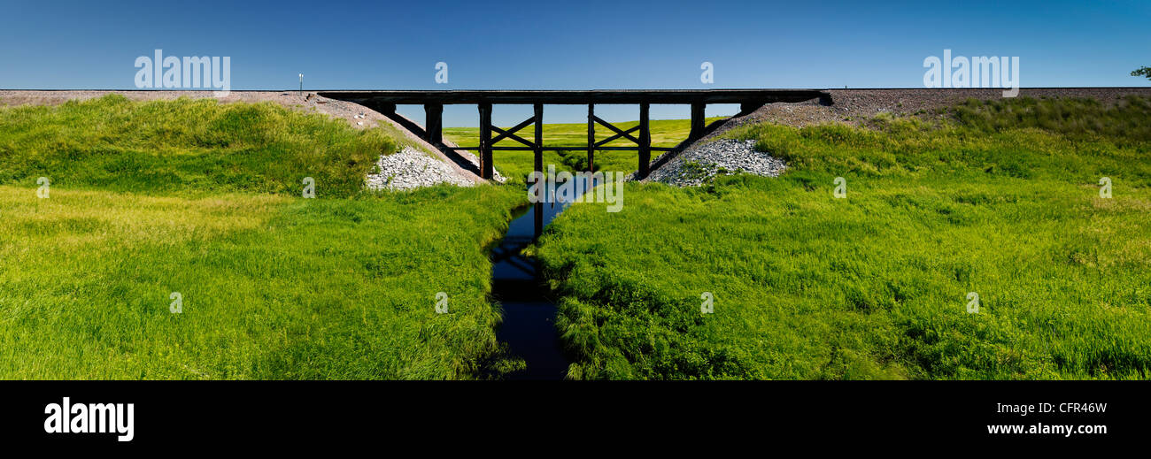 U.S. 12 McLaughlin, South Dakota...Railroad Bridge Stock Photo Alamy