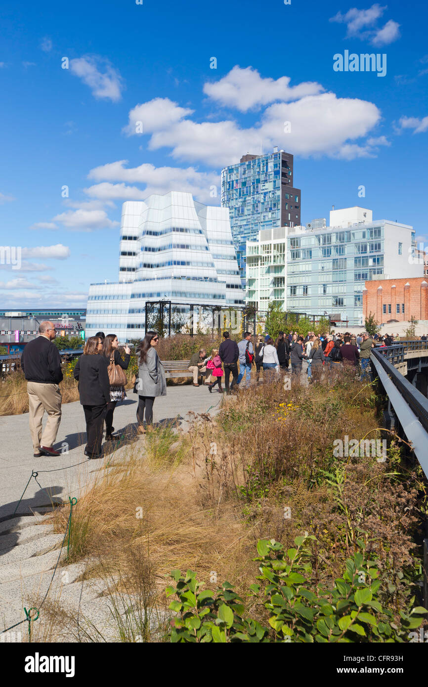 People walking on the High Line, a one mile New York City park, New York, United States of America, North America Stock Photo
