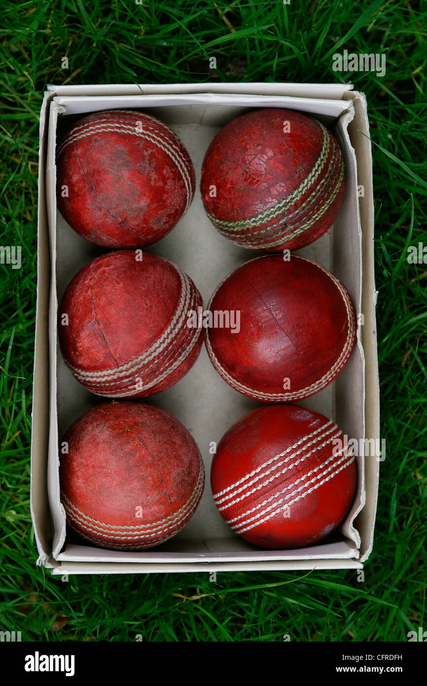 Cricket balls hires stock photography and images Alamy