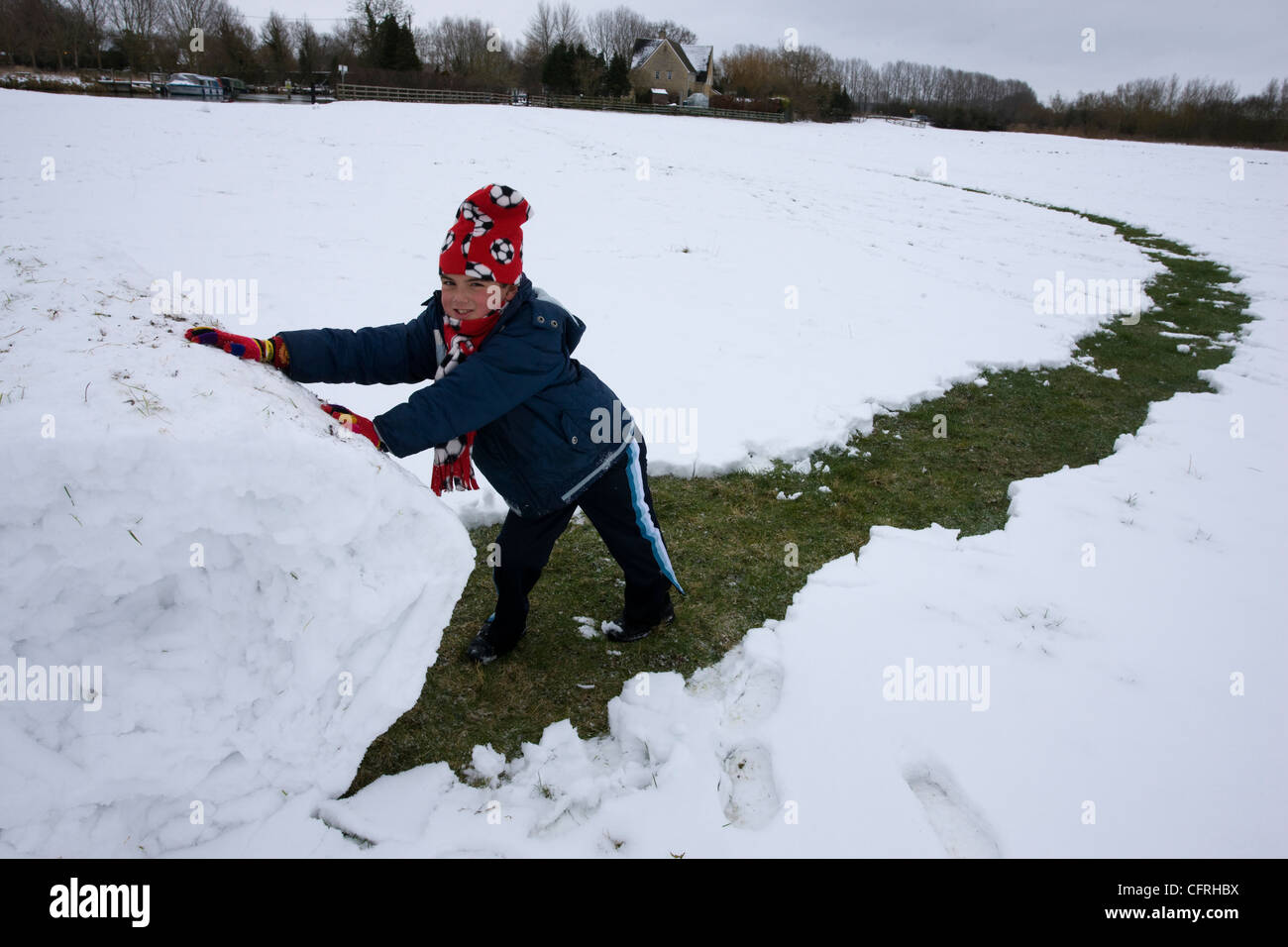 Rolling giant snowball hires stock photography and images Alamy