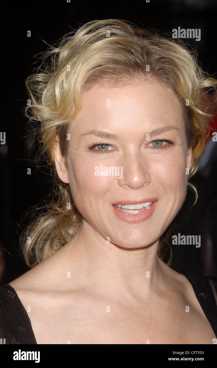 Dec 10, 2006; New York, NY, USA; RENEE ZELLWEGER at the 'Miss Potter' New York Premiere which took place at the DGA theater.  Mandatory Credit: Photo by Dan Herrick/ZUMA KPA. (©) Copyright 2006 by Dan Herrick Stock Photo