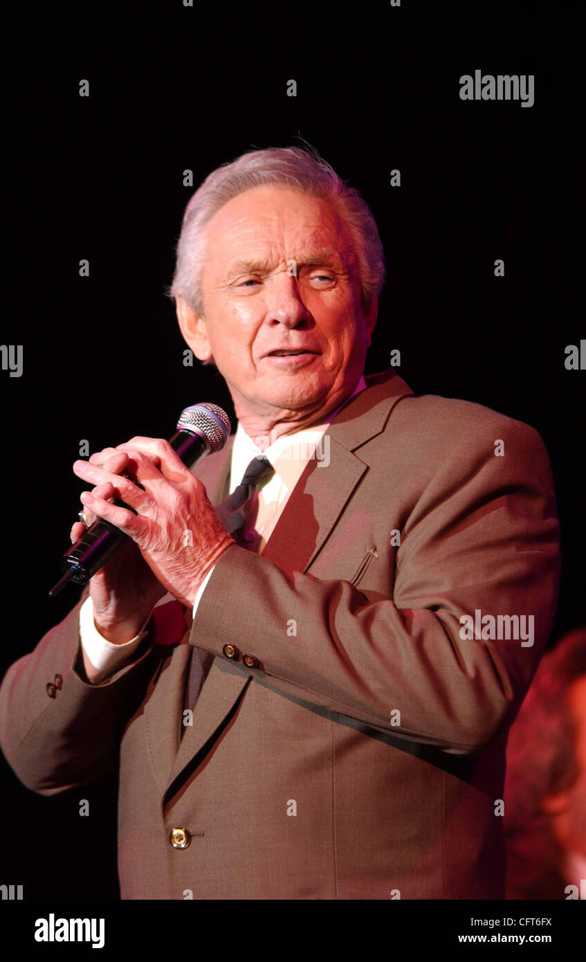 Mel tillis hi-res stock photography and images - Alamy