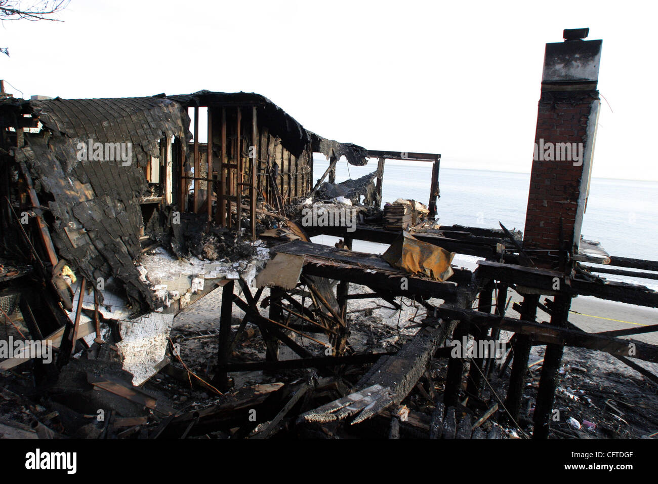 Jan 09, 2007; Malibu, CA, USA; Destroyed home of actress Suzanne Somers
