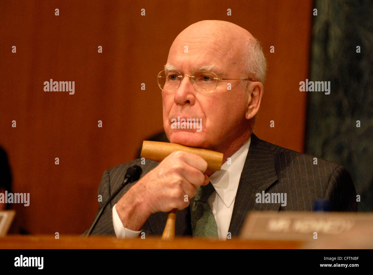 Jan 18, 2007; Washington, DC, USA; A day after the Bush administration reversed itself and gave jurisdiction over the National Security Agency's wirtetapping programing to a secret court, Senate Judiciary Chairman PATRICK LEAHY (D-VT) questions Attorney General Alberto Gonzales before the Senate Jud Stock Photo