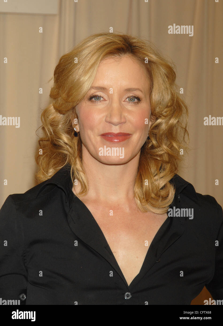 Jan 26, 2007; New York, NY, USA; FELICITY HUFFMAN signed her co-authored book'A Practicial Guide For The Boyfriend' at Barnes and Noble on 555 Fifth Avenue. Mandatory Credit: Photo by Dan Herrick/ZUMA KPA. (©) Copyright 2007 by Dan Herrick Stock Photo