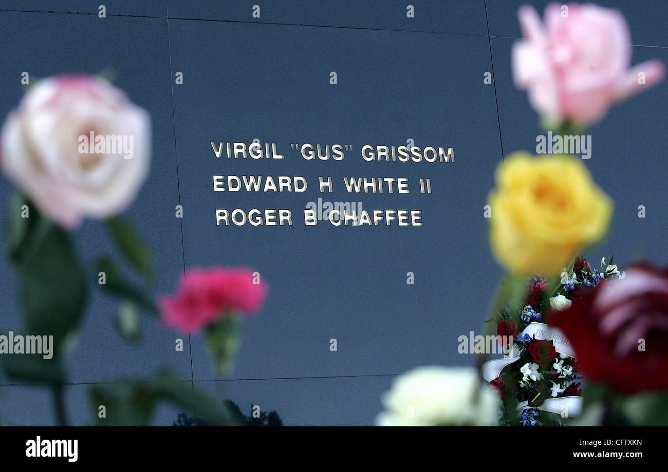 012707 tc met apollo (2of13) Staff Photo by Paul J. Milette/The Palm Beach Post 0030915A w/story by Eliot Kleinberg -CAPE CANAVERAL- Flowers left at the Space Mirror Memorial Saturday morning frame the names of the Apollo 1 crew killed in a launch pad fire 40 years ago. The Astronaut Memorial Founda Stock Photo