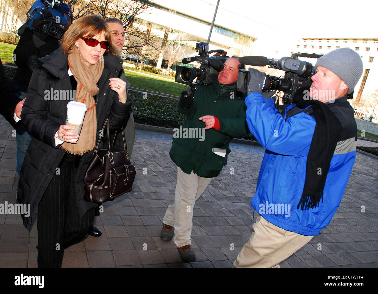 Jan 30, 2007 - Washington, DC, USA - JUDITH MILLER, the formr New York Times correspondent, enters the U.S. District Court House in Washington, D.C., Jan. 30, 2007, to testify in the I. Lewis 'Scooter' Libby perjury trial in the CIA leak case that began with a dispute over intelligence used to justi Stock Photo