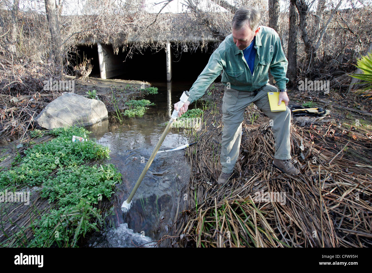 February 12th, 2007, Escondido, California, USA. DENNIS BROWN, a biologist with the city of San