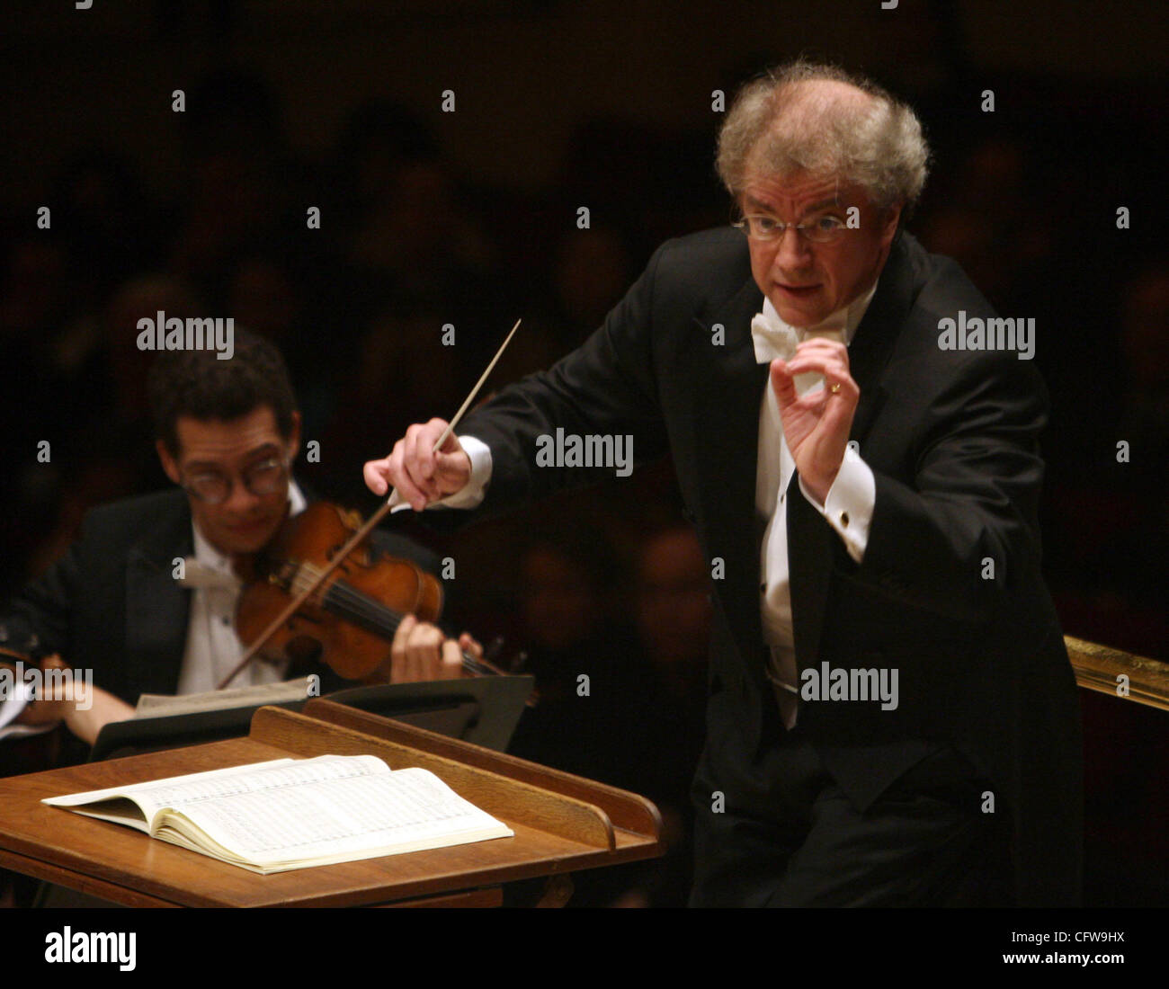 JEFF WHEELER • jwheeler@startribune.com  NEW YORK - 2/13/07 - The Osmo Vänskä and the Minnesota Orchestra performed the first of two concerts at Carnegie Hall Tuesday night in New York. They performed Sibelius' Nightride and Sunrise, Beethoven's Symphony No. 4, and Sibelius' Symphony No. 5. They wil Stock Photo