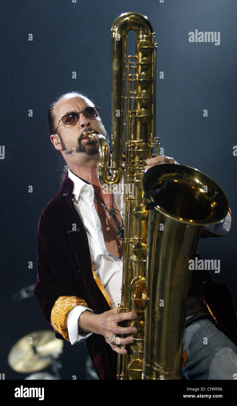 Silver bullet band hi-res stock photography and images - Alamy