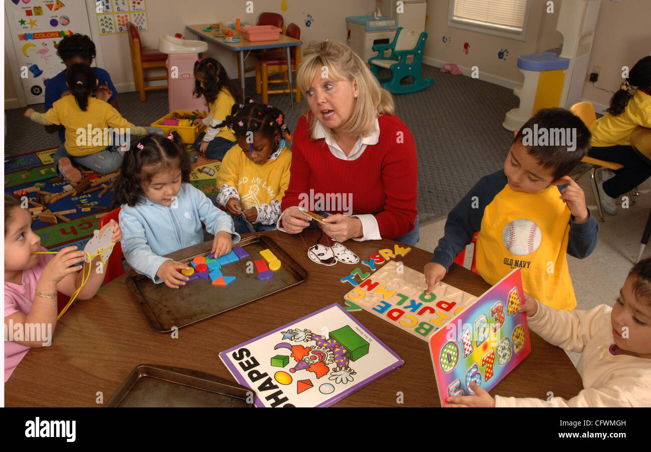 Elizabeth Weatherby teaches letters and numbers to 4-year-olds at Feed My  Lambs faith-based, free preschool for children in impoverished, violent  areas of Acworth GA 3/07 ©Robin Nelson Stock Photo - Alamy