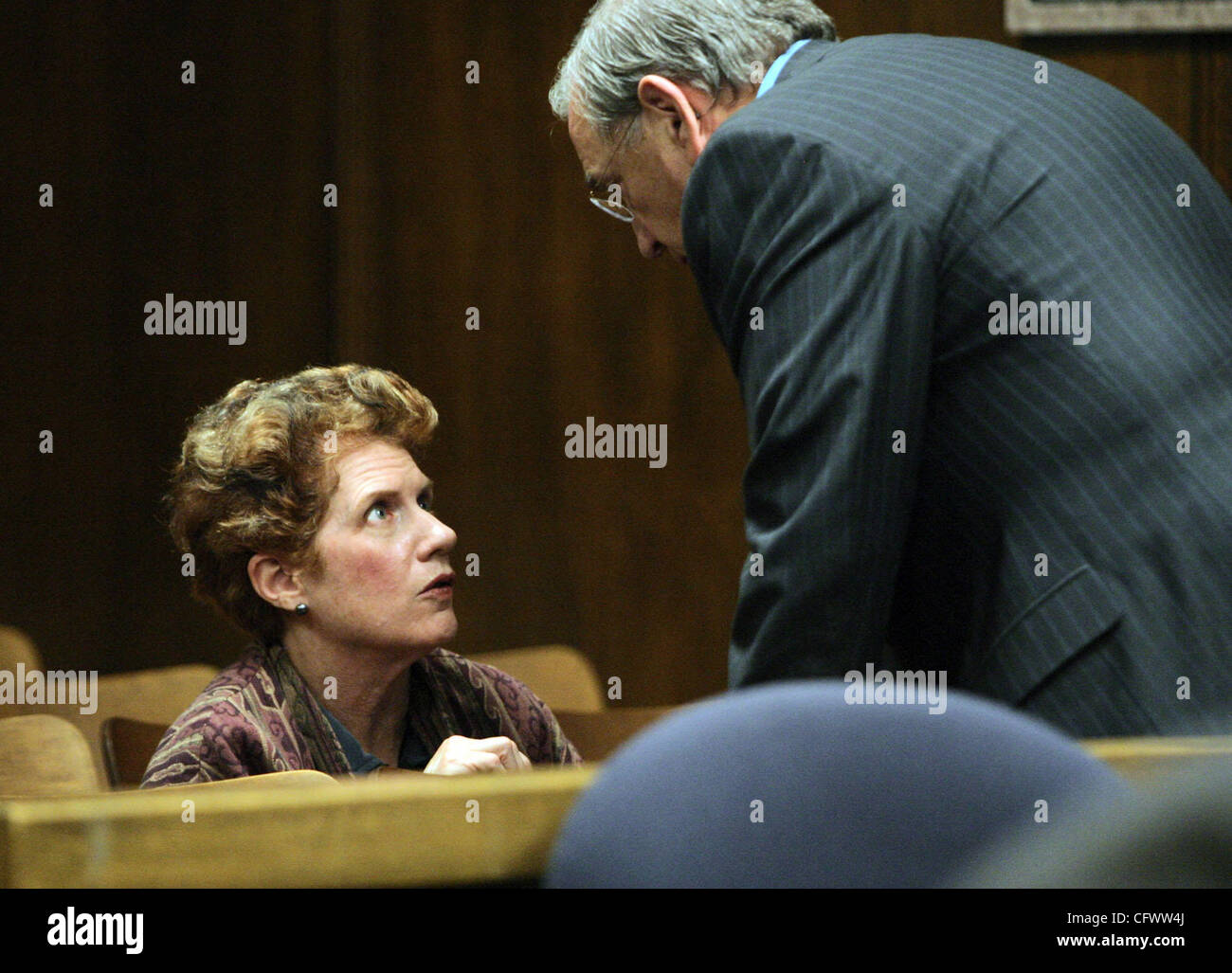 Mar 09, 2007 - Oakland, CA, USA - Hans Reiser's mother, BEVERLY PALMER, talks with Reiser's attorney WILLIAM DUBOIS, before testifying for his son during the hearing to determine if there is enough evidence for a murder trial against Hans Reiser in the murder of his ex-wife, Nin Reiser at the Rene C Stock Photo