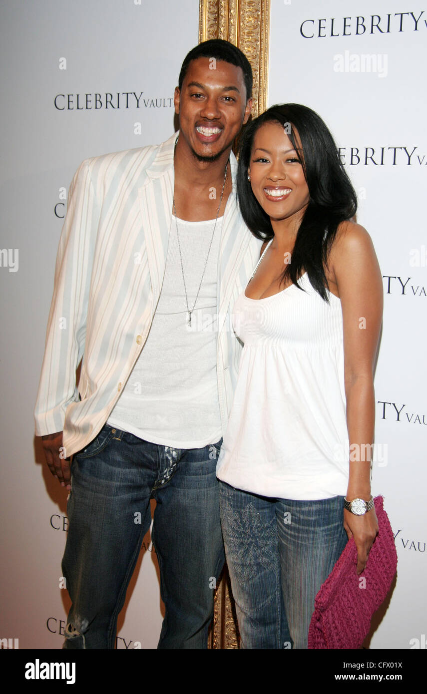 Mar 15, 2007 - Beverly Hills, CA, USA - WESLEY JONATHAN and DENYCE LAWTON arriving at the VIP Opening of the Celebrity Vault:  'The Art of the GRAMMYs' to benefit the GRAMMY Foundation and MusiCares, in Beverly Hills. (Credit Image: © Camilla Zenz/ZUMA Press) Stock Photo