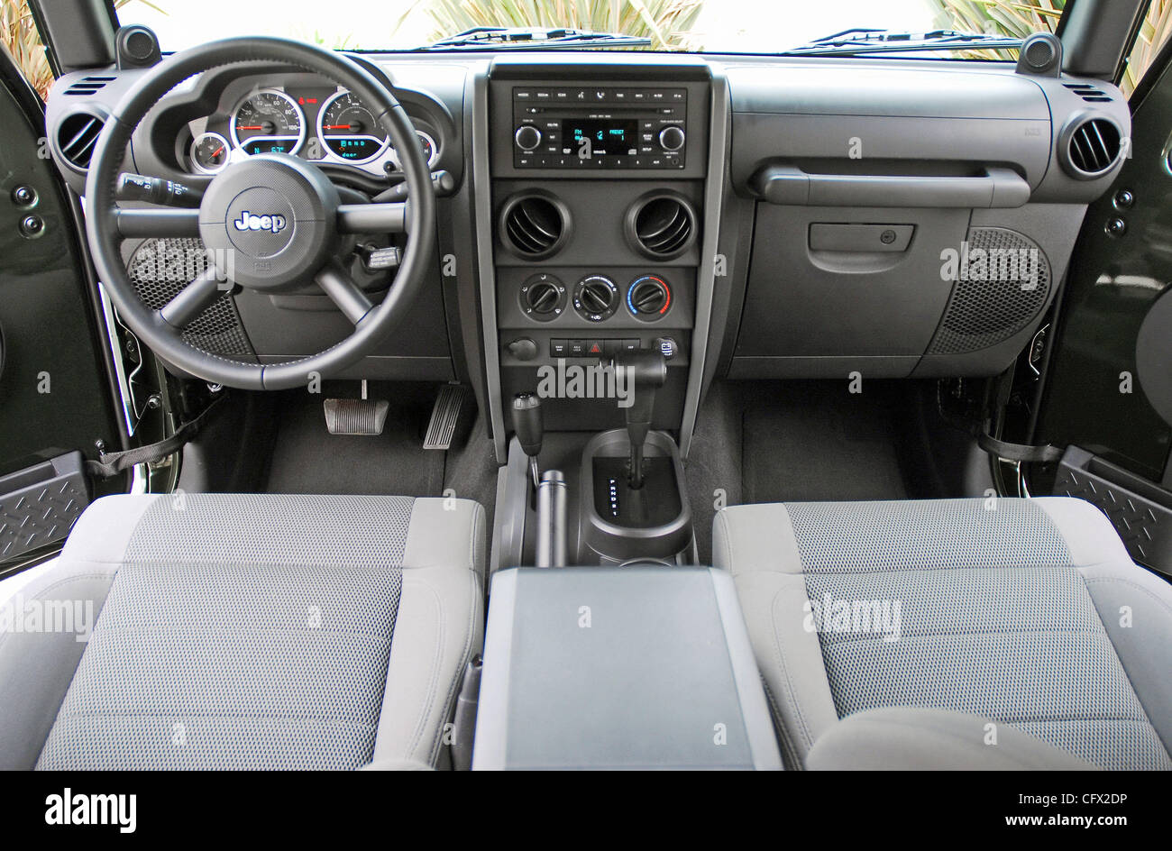 Dashboard 2007 Jeep Wrangler Rubicon Stock Photo - Alamy