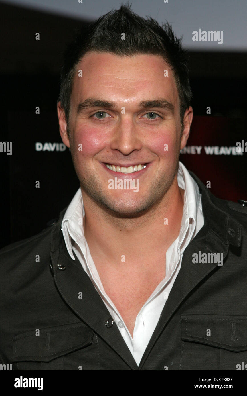 Mar 27, 2007 - Los Angeles, CA, USA - Actor OWAIN YEOMAN arrives at the