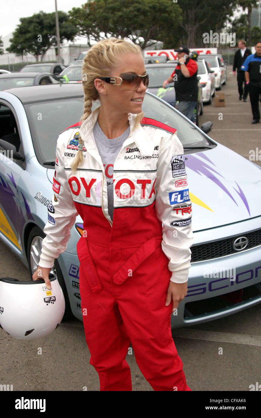 Apr 03, 2007; Long Beach, CA, USA; Race contestant Kendra Wilkinson