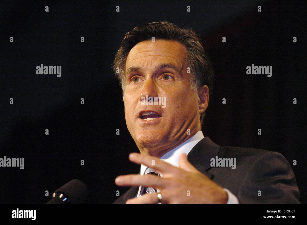 Republican presidential candidate and former Mass. Governor Mitt Romney ...