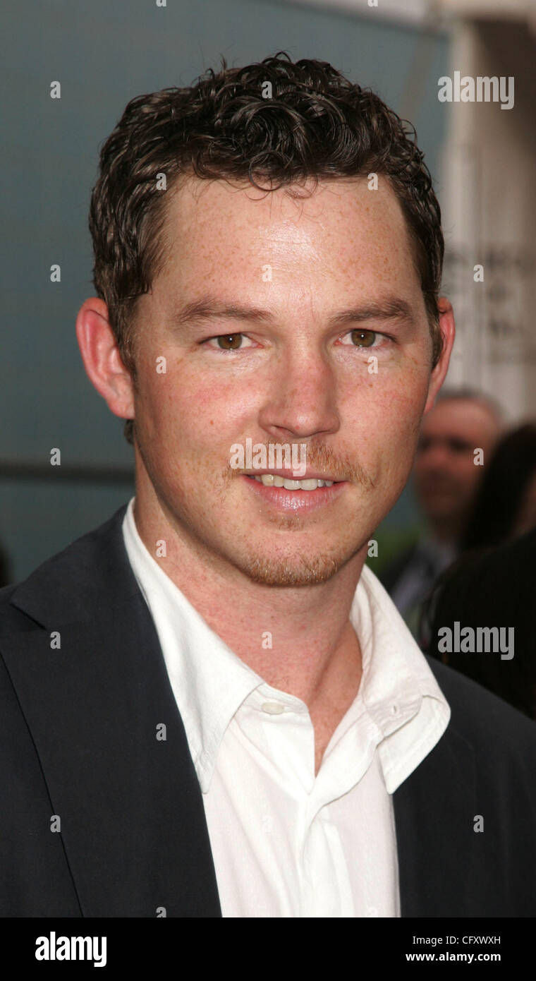 Apr 28, 2007 New York, NY, USA Actor SHAWN HATOSY at the exits for