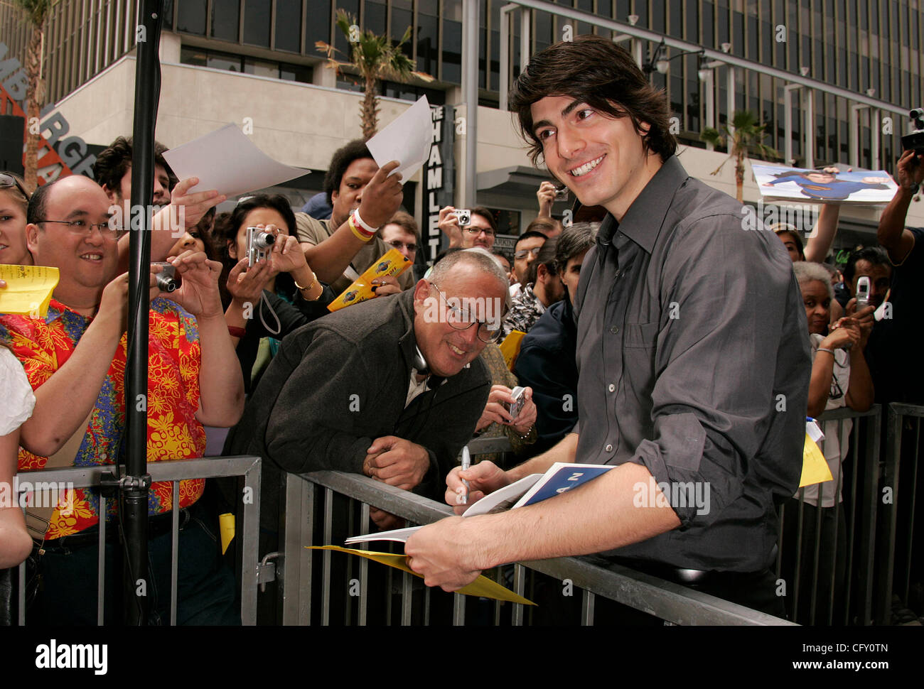 May 1, 2007 - Hollywood, California, USA - Actor BRANDON ROUTH joins Producer JON PETERS as he receives star on Walk of Fame. (Credit Image: © Lisa O'Connor/ZUMA Press) Stock Photo