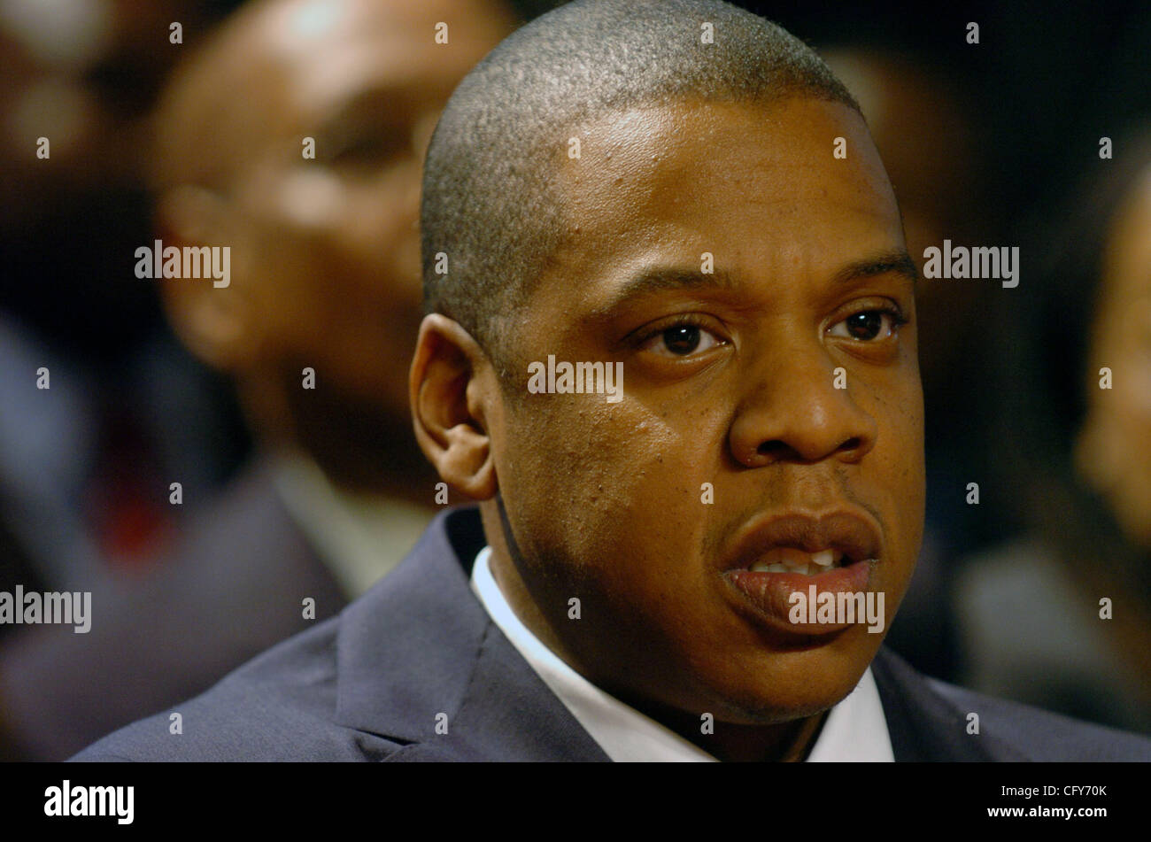 May 09, 2007 Manhattan, NY, USA JAYZ seated with family in City