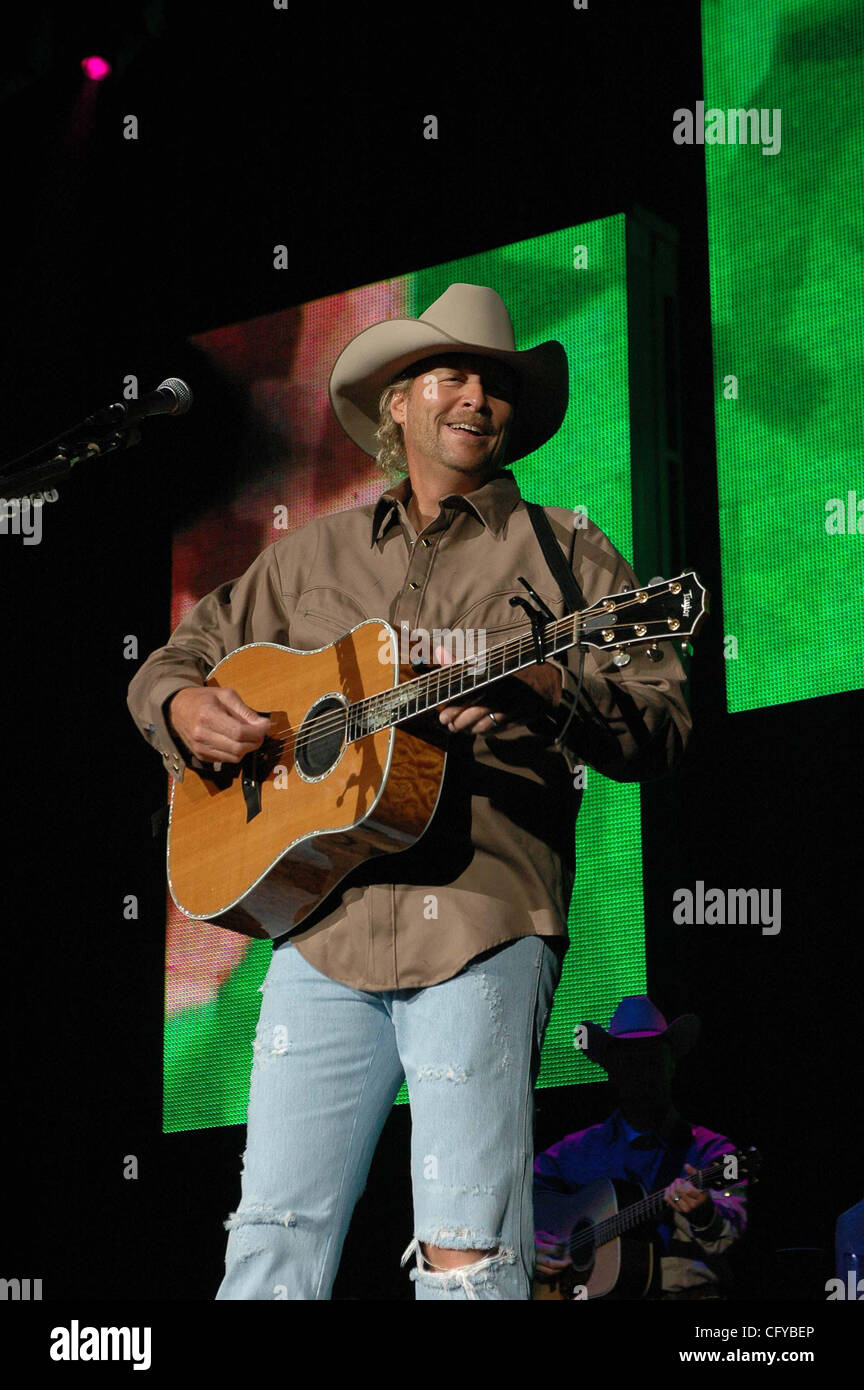 Country singer Alan Jackson performs at the Walnut Creek Amphitheater ...