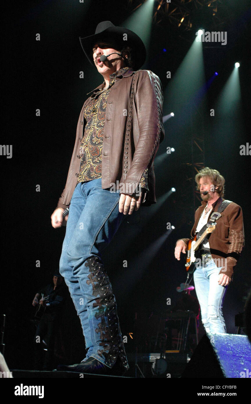 Country duo kix ronnie dunn hires stock photography and images Alamy