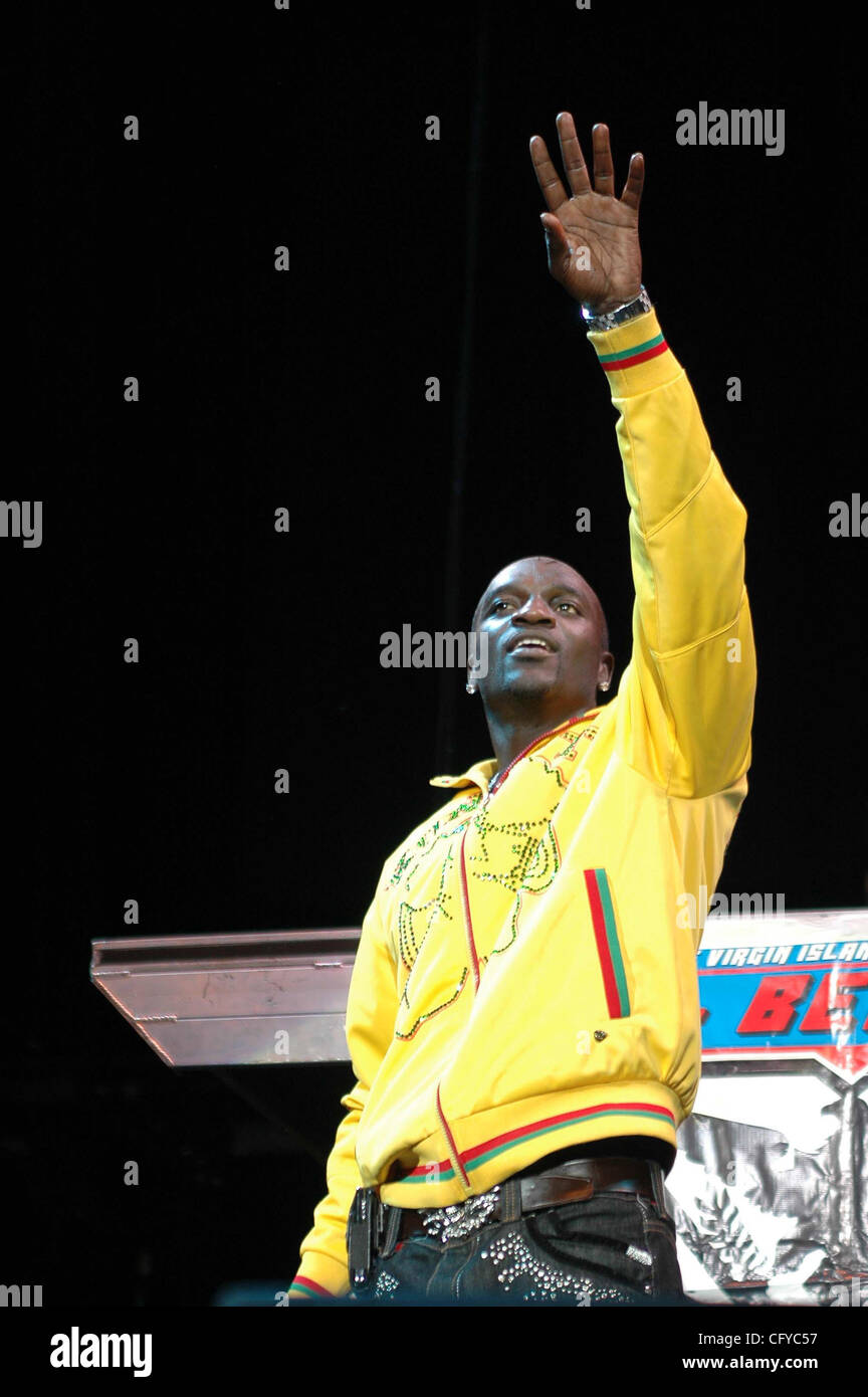 Artist Singer Ricon R & B singer, Akon, performing at the Walnut Creek Amphitheater in ...