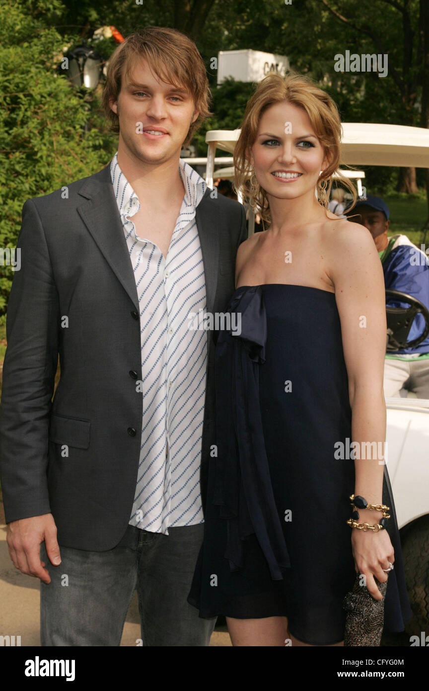 May 17, 2007 - New York, NY, USA - Actor JESSE SPENCER and JENNIFER MORRISON at the arrivals for the FOX Primetime Preview 2007-2008 Upfront held at Central Park. (Credit Image: © Nancy Kaszerman/ZUMA Press) Stock Photo