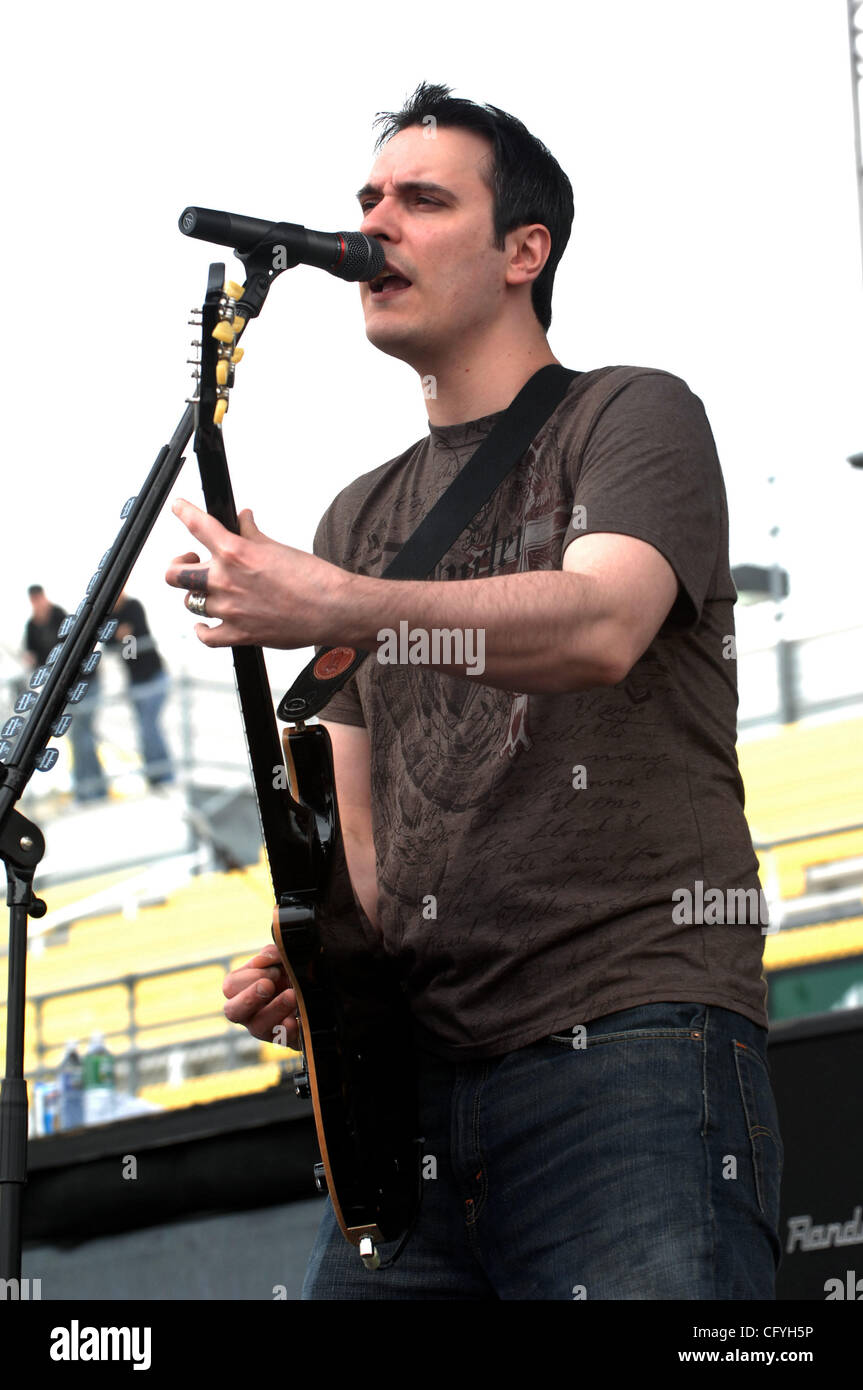 Singer benjamin burnley breaking benjamin hires stock photography and images Alamy