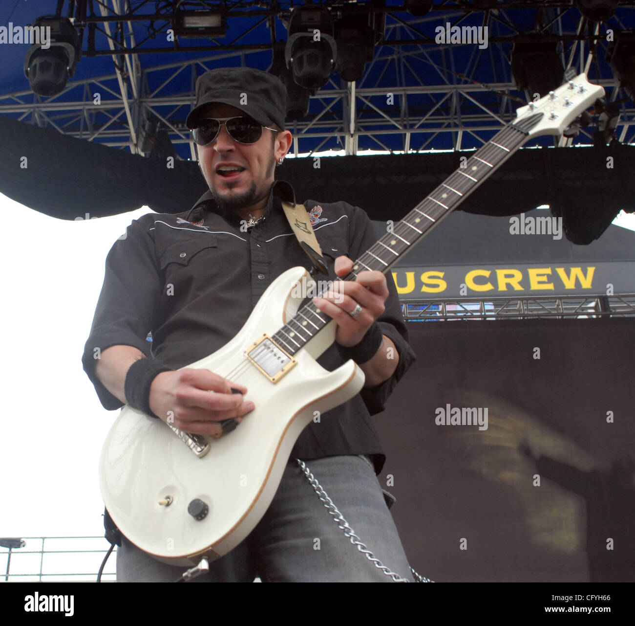 Fink guitarist hi-res stock photography and images - Alamy