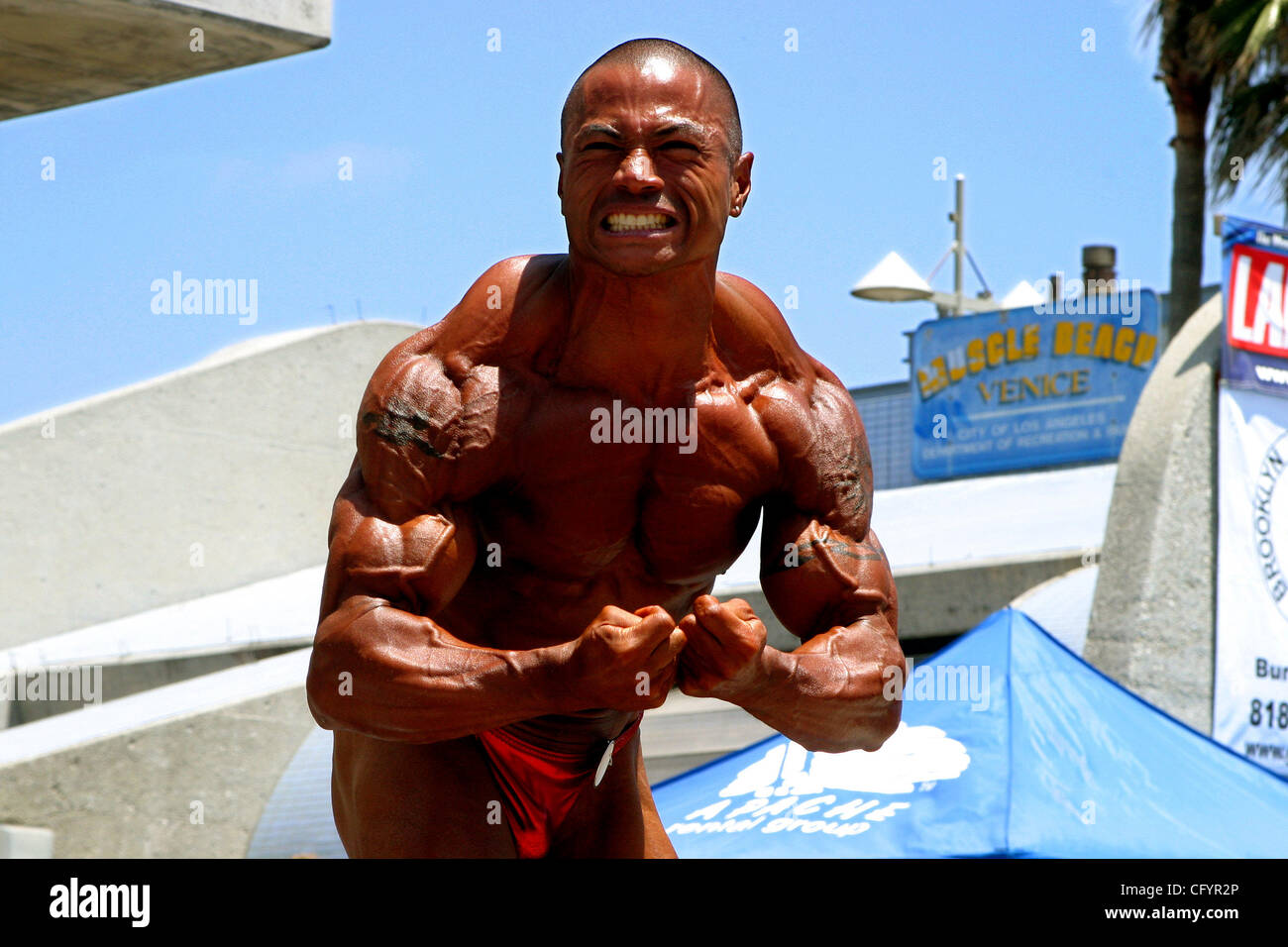 Bodybuilding muscle beach venice beach hi-res stock photography and images photo