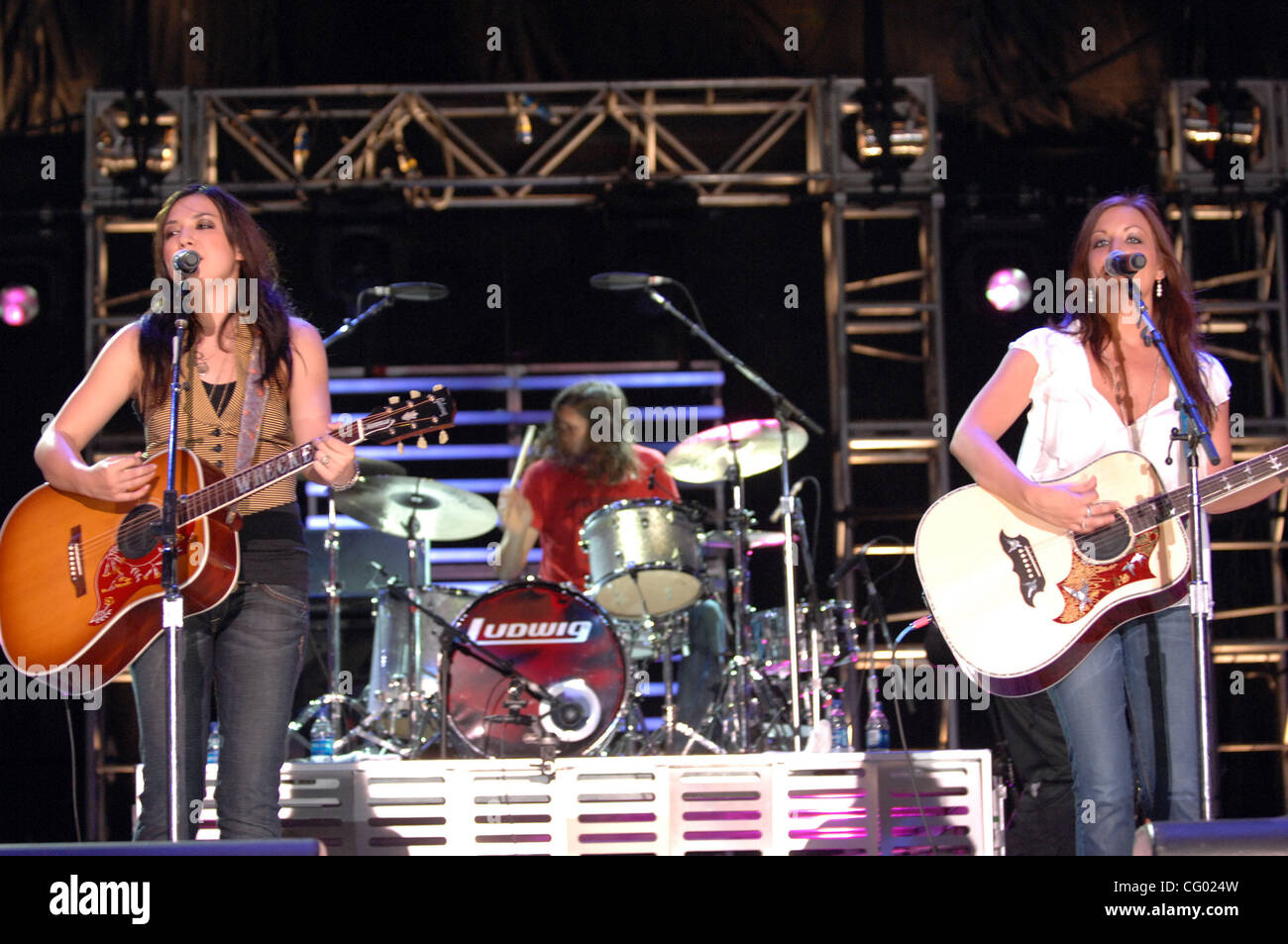Jun 7, 2007 Nashville, TN; USA, Musicians MICHELLE BRANCH and JESSICA