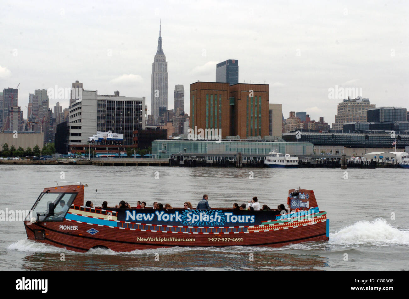 New York Splash Tours' "AquaBus" is New York City's first land & water