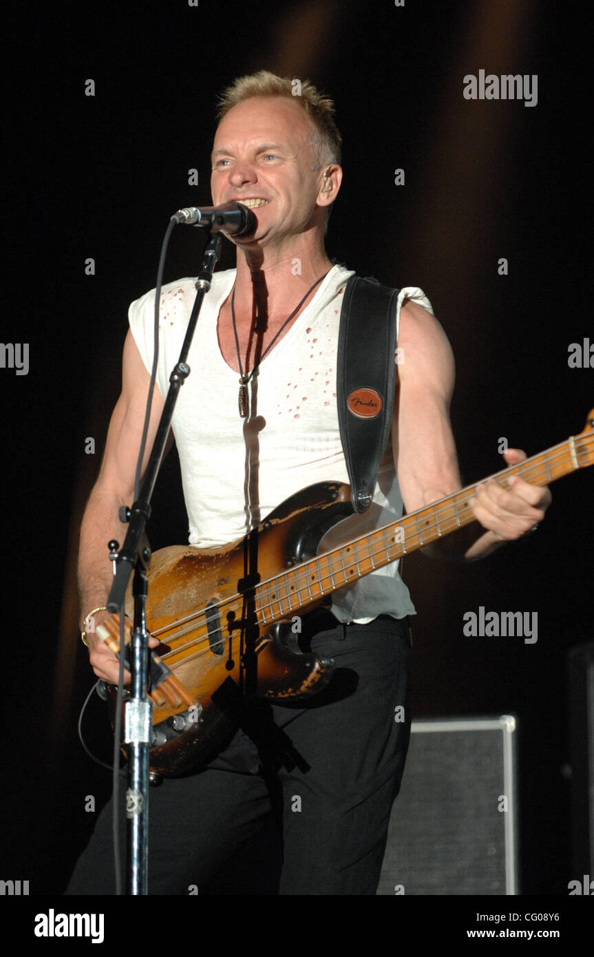 The police reunion tour 2007 hi-res stock photography and images - Alamy