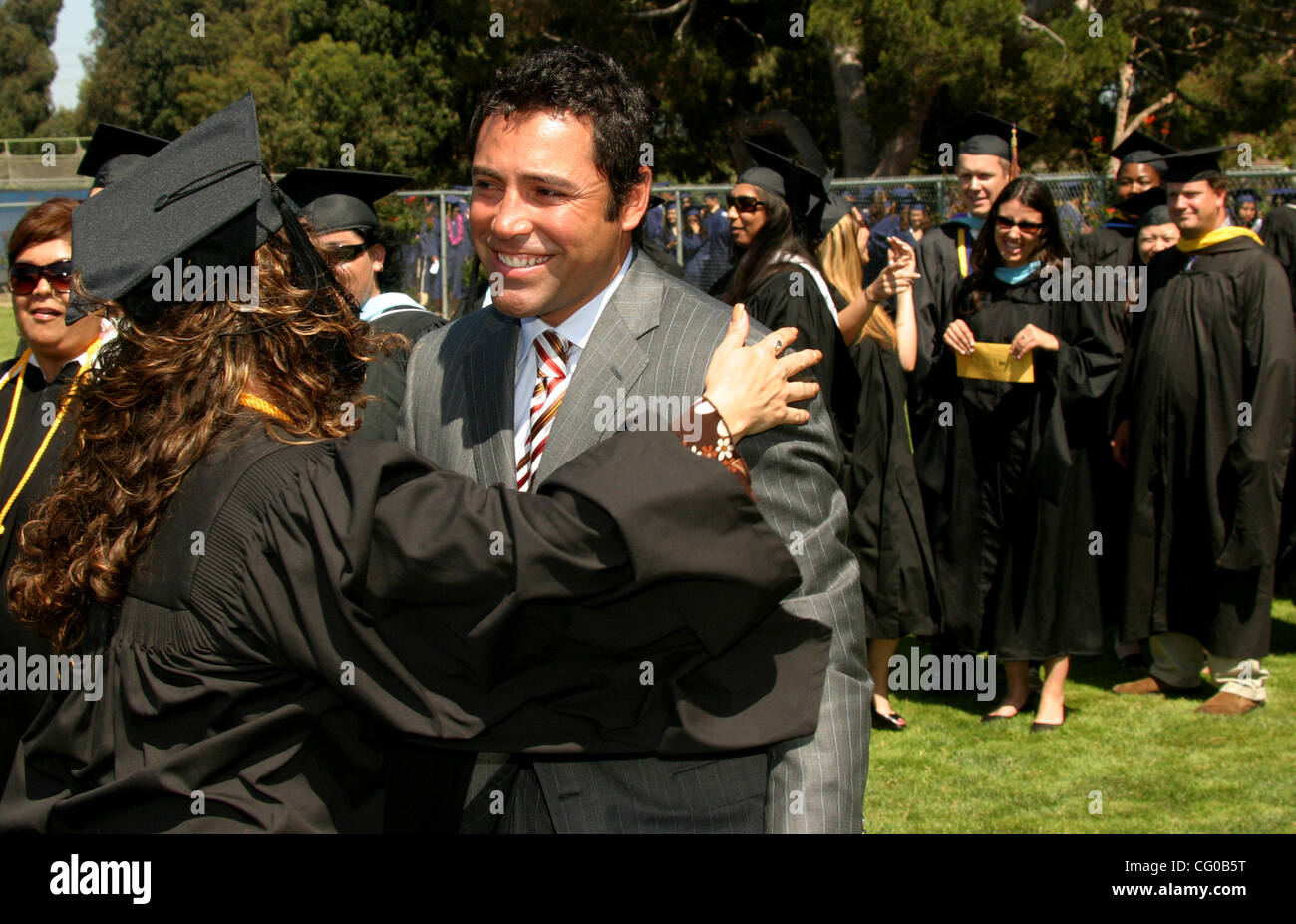 Jun 21, 2007 Los Angeles, CA, USA OSCAR DE LA HOYA is greeted before