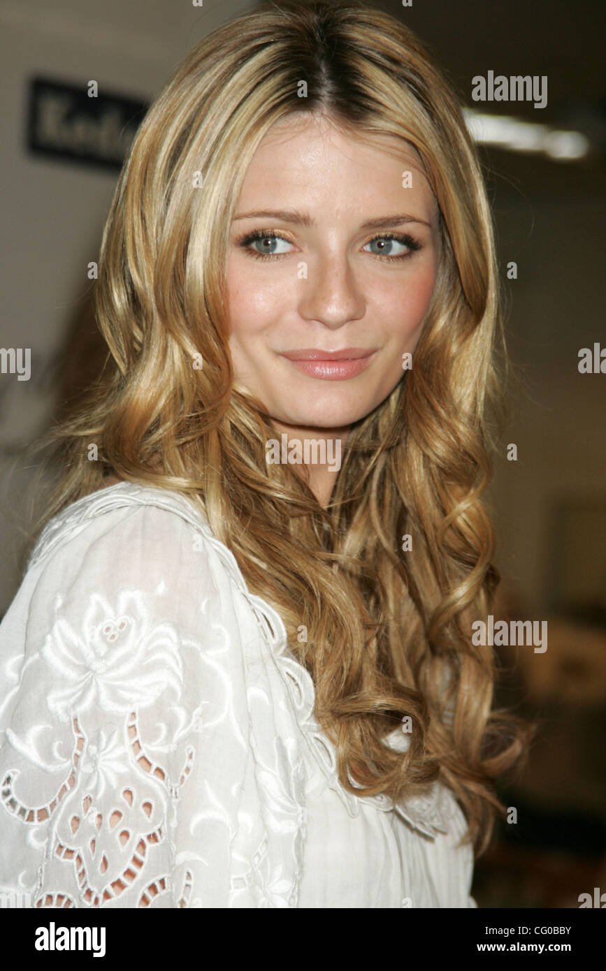 Jun 21, 2007 - New York, NY, USA - Actress MISCHA BARTON promotes 'KEDS ...