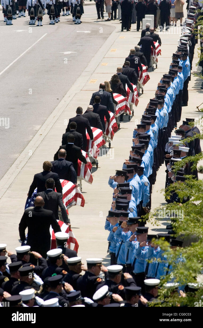 Flag draped coffins hires stock photography and images Alamy