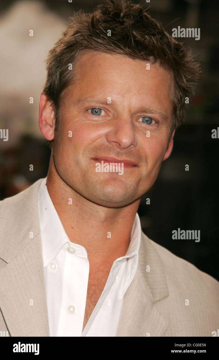 Jun 25, 2007 New York, NY, USA Actor STEVE ZAHN at the arrivals for