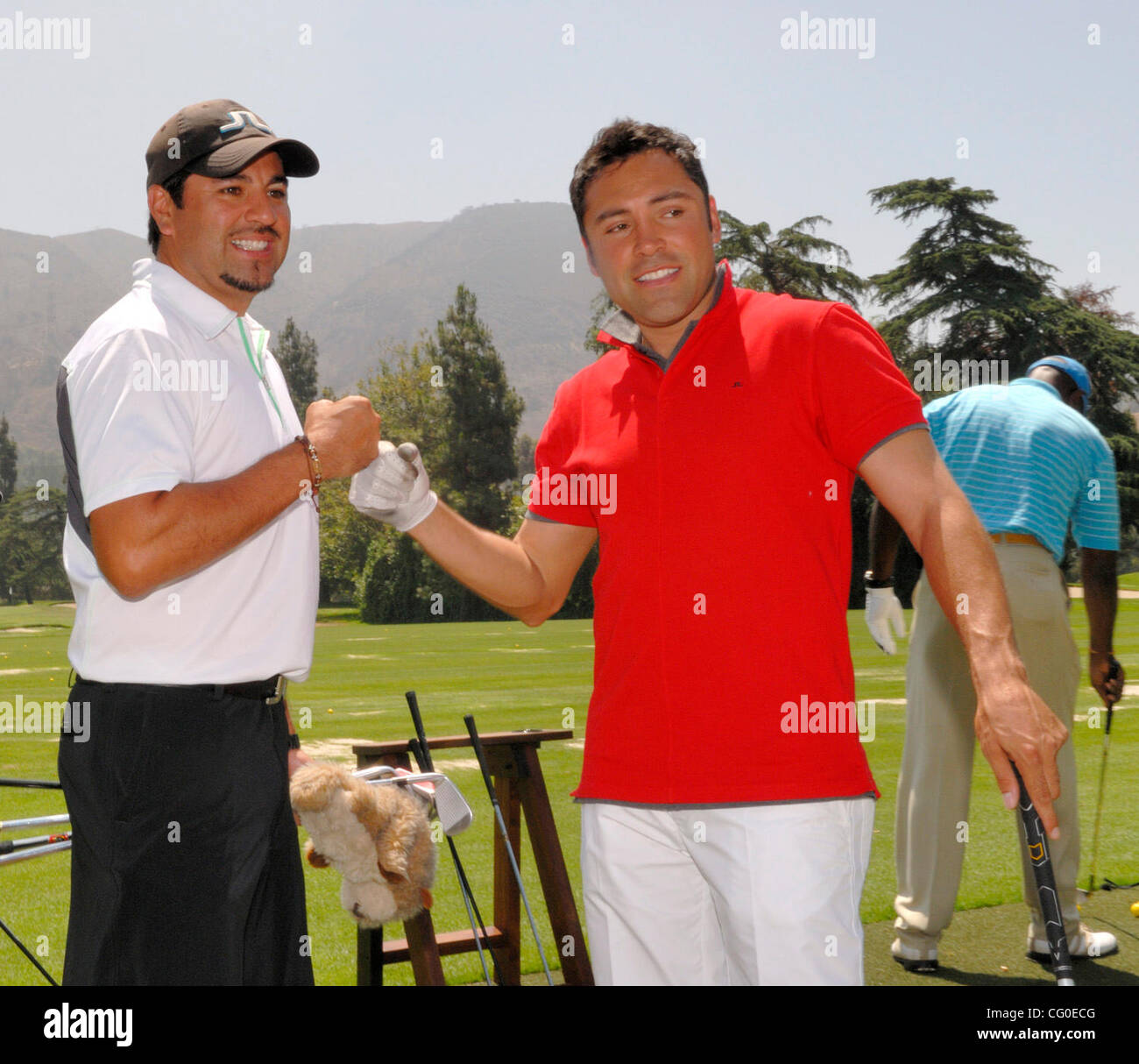 BoxePromoter Oscar De La Hoya and his brother Joel spend time