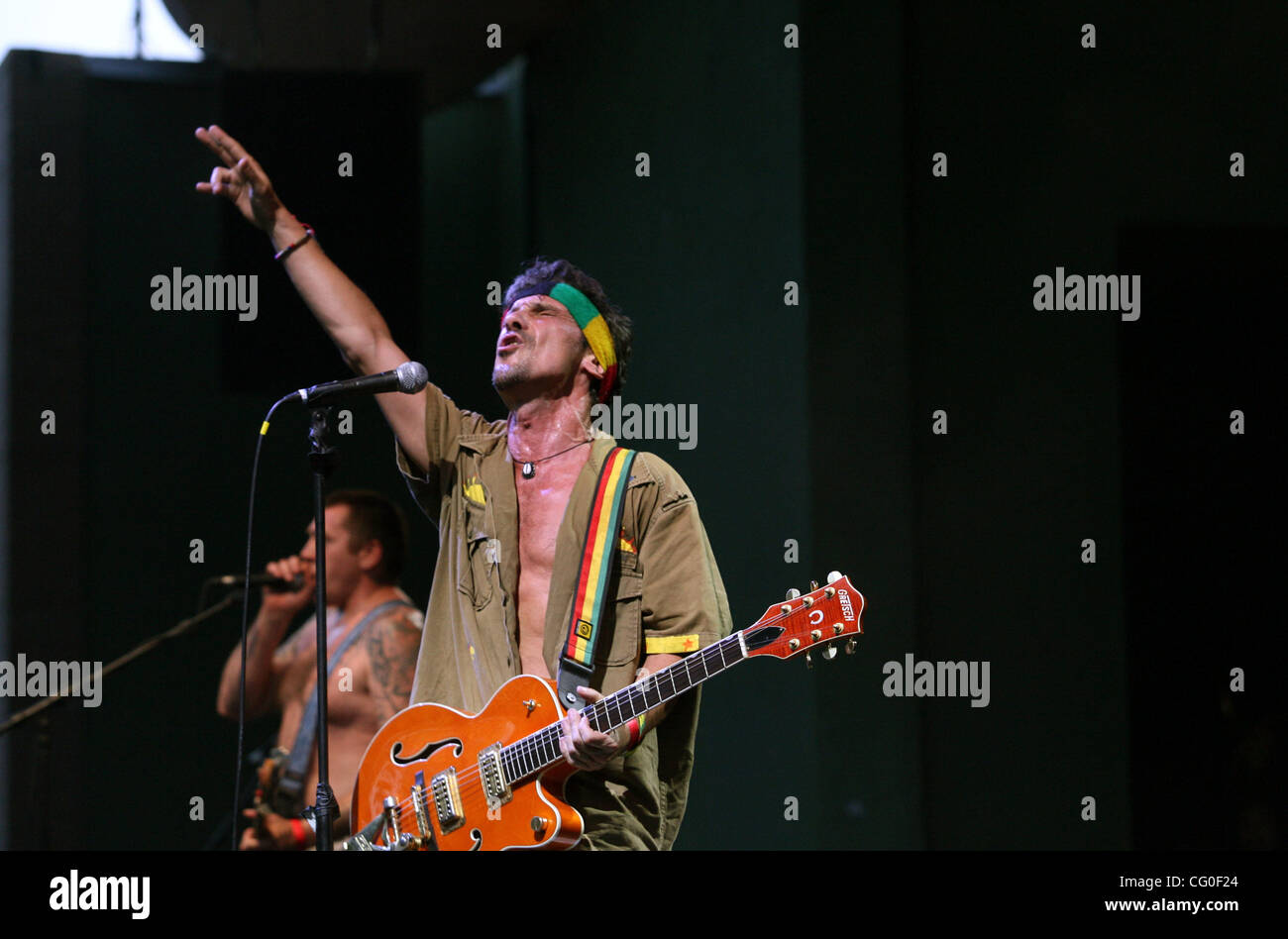 Manu chao performing hi-res stock photography and images - Page 2 - Alamy