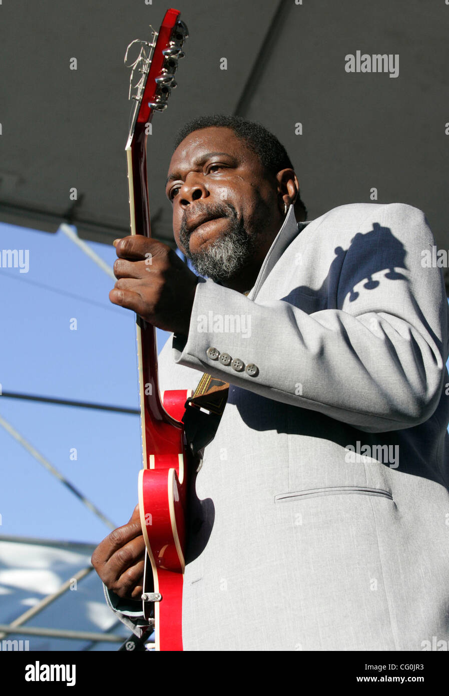 Jul 04, 2007 - Portland, OR, USA - LURRIE BELL performs at the Portland Waterfront Blues Festival. The five-day festival is said to be the largest blues festival west of the Mississippi River. (Credit Image: © Richard Clement/ZUMA Press) Stock Photo