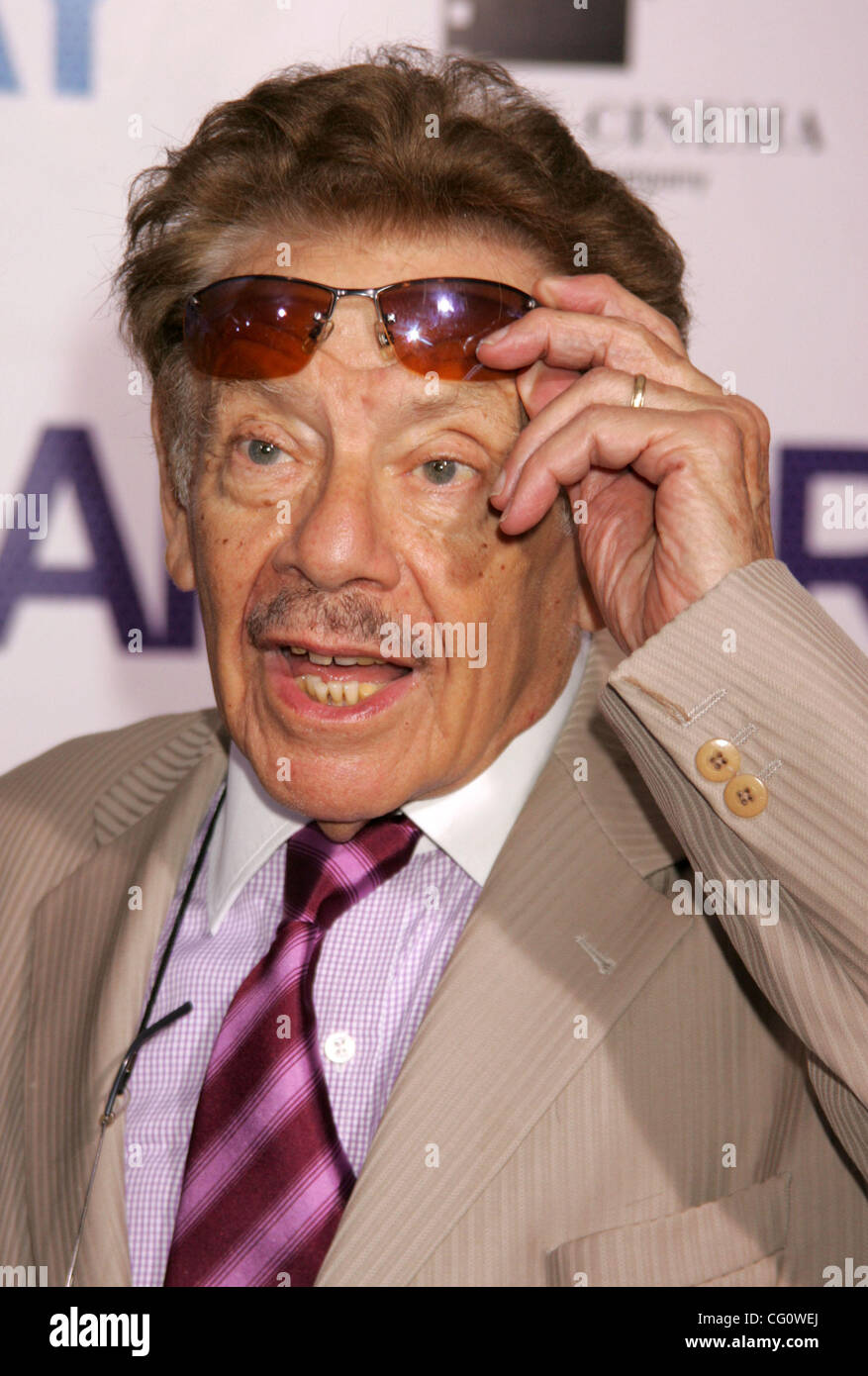 Jul 16, 2007 New York, NY, USA Actor JERRY STILLER at the arrivals
