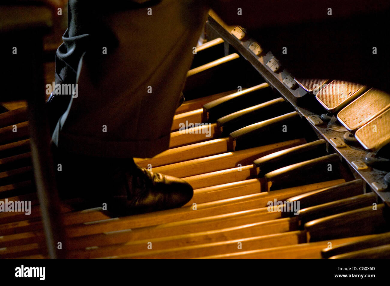 Pedal organ hires stock photography and images Alamy