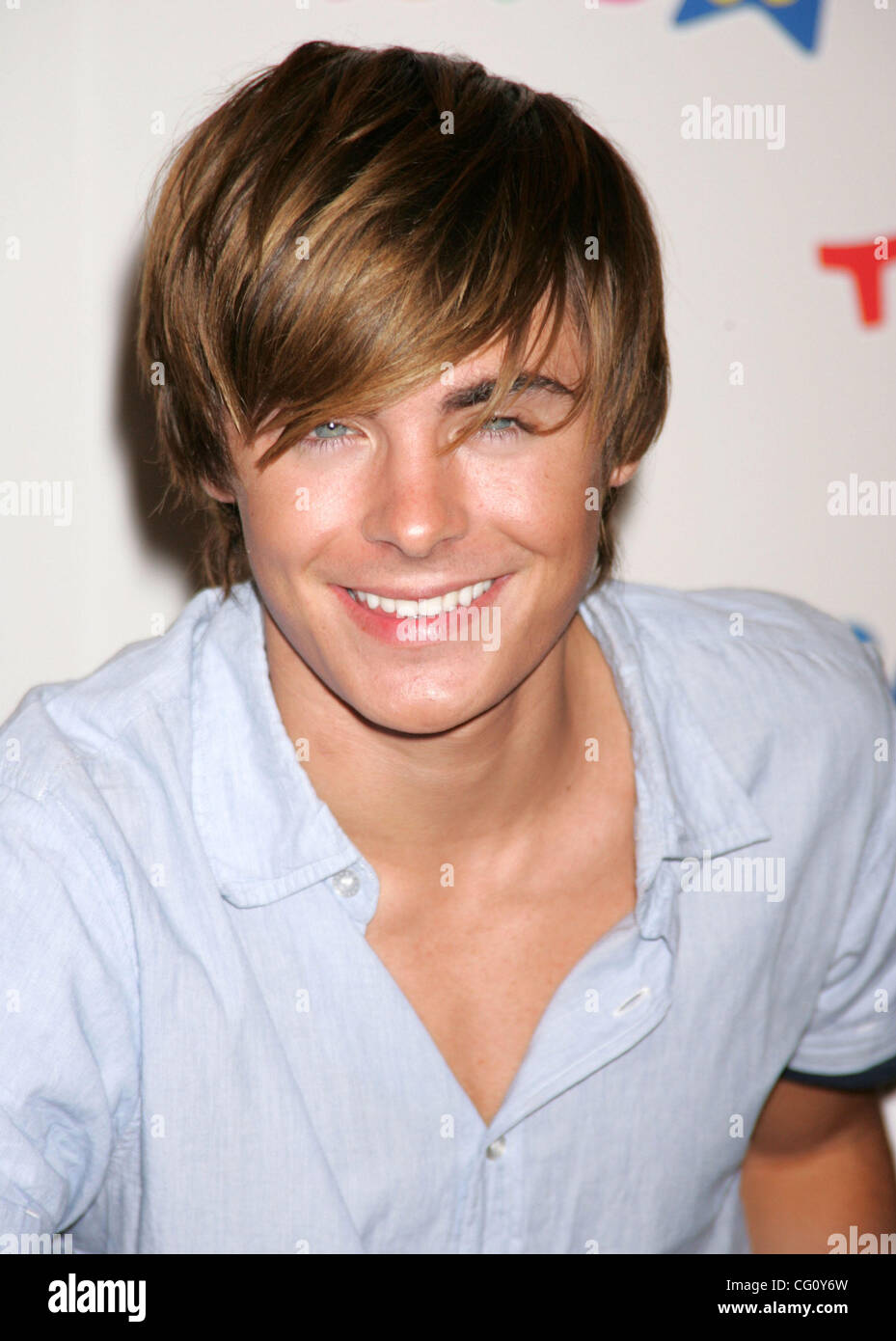 Jul 17, 2007 New York, NY, USA Actor ZAC EFRON promotes the new